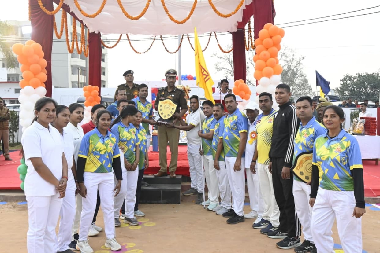 In freestyle wrestling, Gonda emerged as the champion in the men's category and Gorakhpur in the women's category.