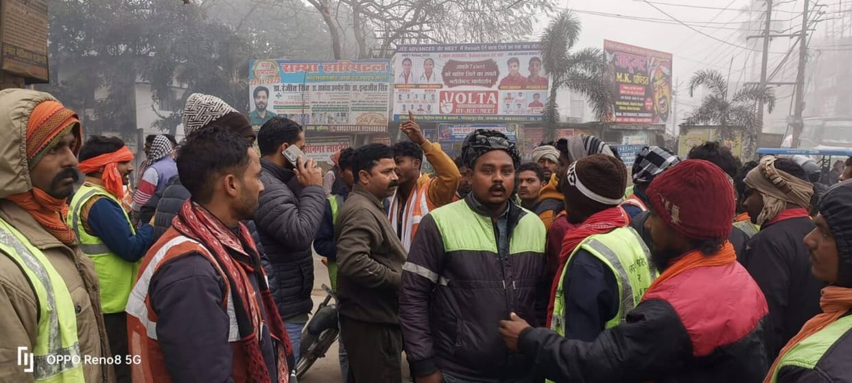 Contract workers protest against municipal supervisor