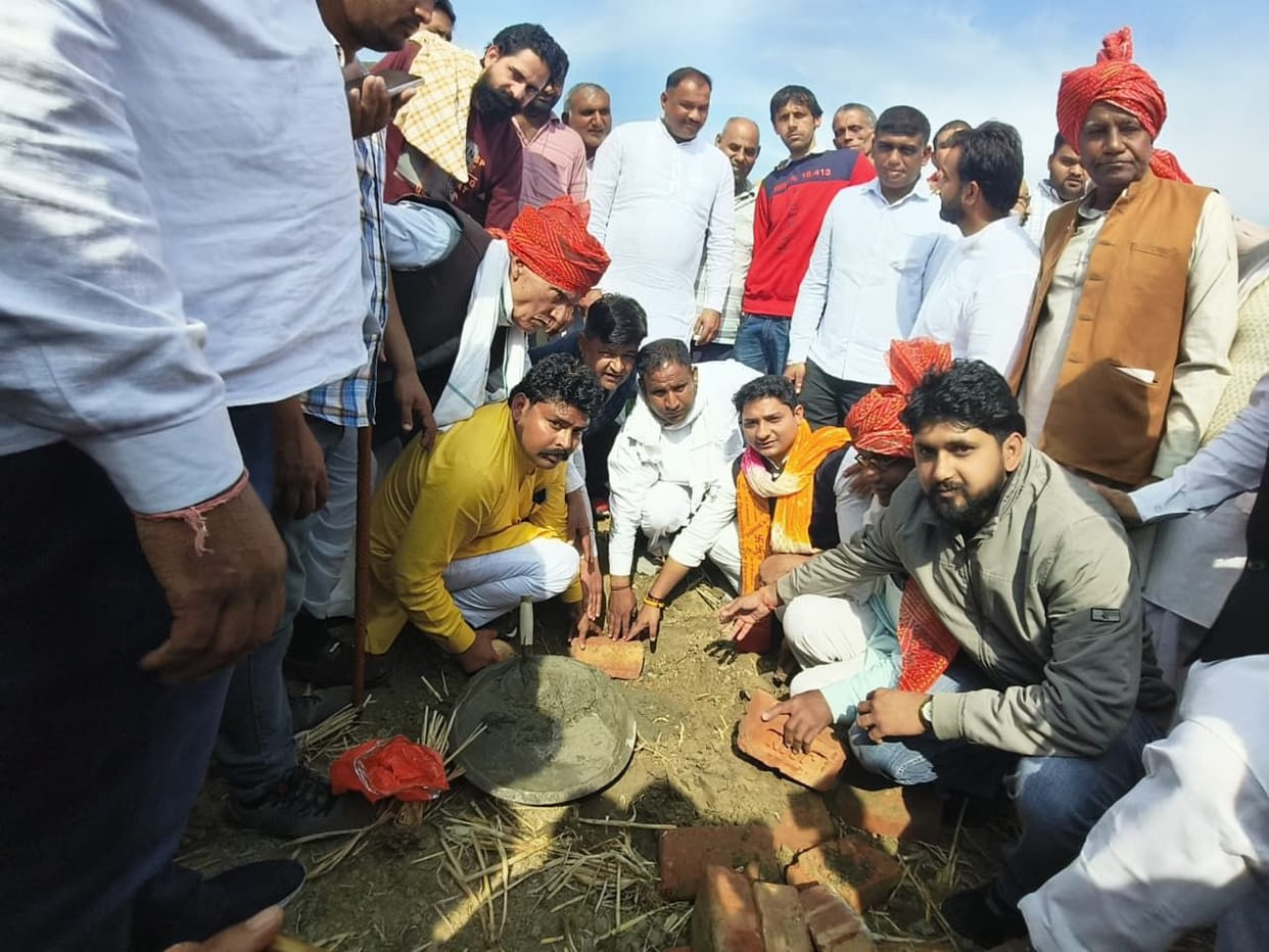 In Biroli, Captain Yogesh Bairagi laid the foundation stone for the water treatment plant.