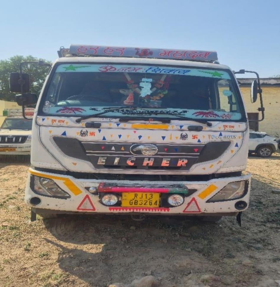 अफीम के साथ दो तस्कर गिरफ्तार, ट्रक जब्त