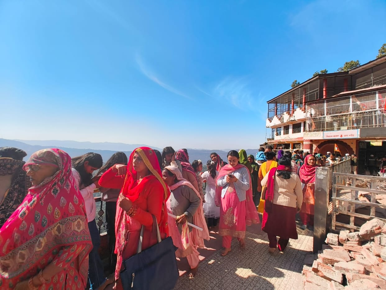 10 thousand devotees bowed their heads at the court of Paunahari