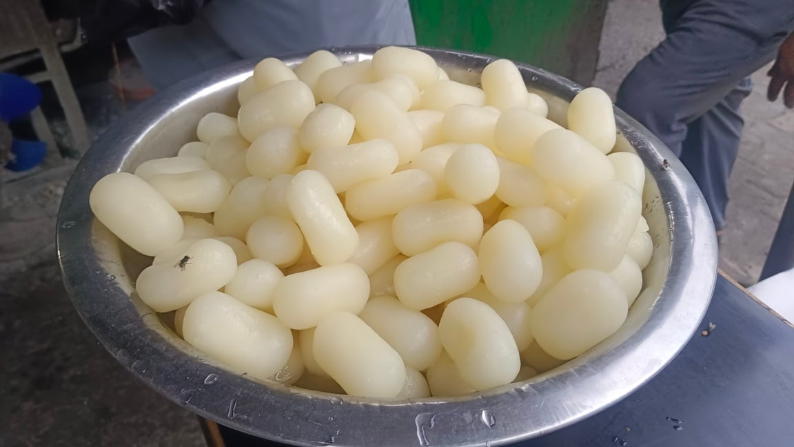 Sant Kabir Nagar News: मिल्ककेक, छेना में स्टाॅर्च की मिलावट, तो पनीर, खोआ में फैट कम मिला