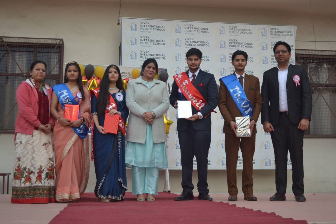 Sneha became Miss and Yash Bhardwaj became Mr. Farewell