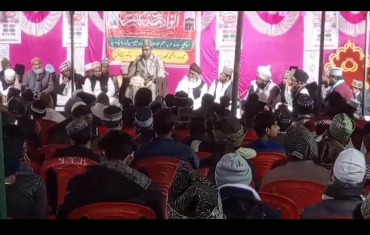 Devotees flock to the Anware Madina Conference
