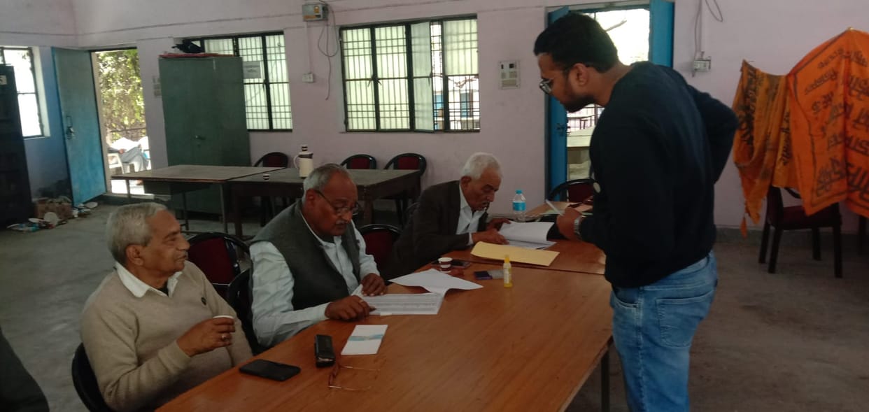 Candidates put in their best efforts in the Banda Bar Association elections, voting today