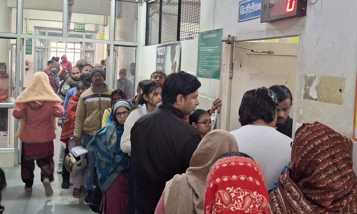 People's lips are cracking due to the cold wind, and patients are arriving at hospitals.