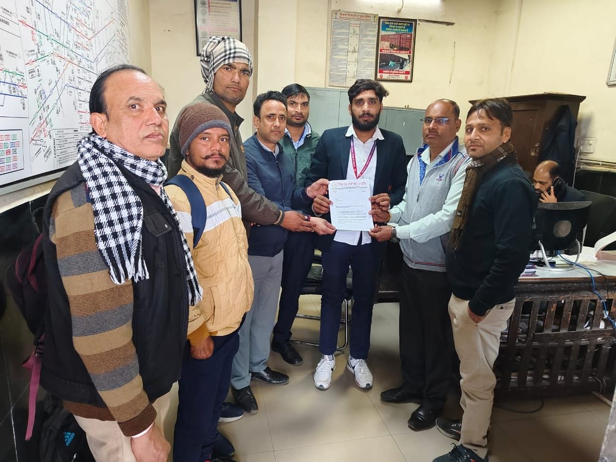 Demand for stoppage of trains at Dabla station and resumption of closed passenger trains