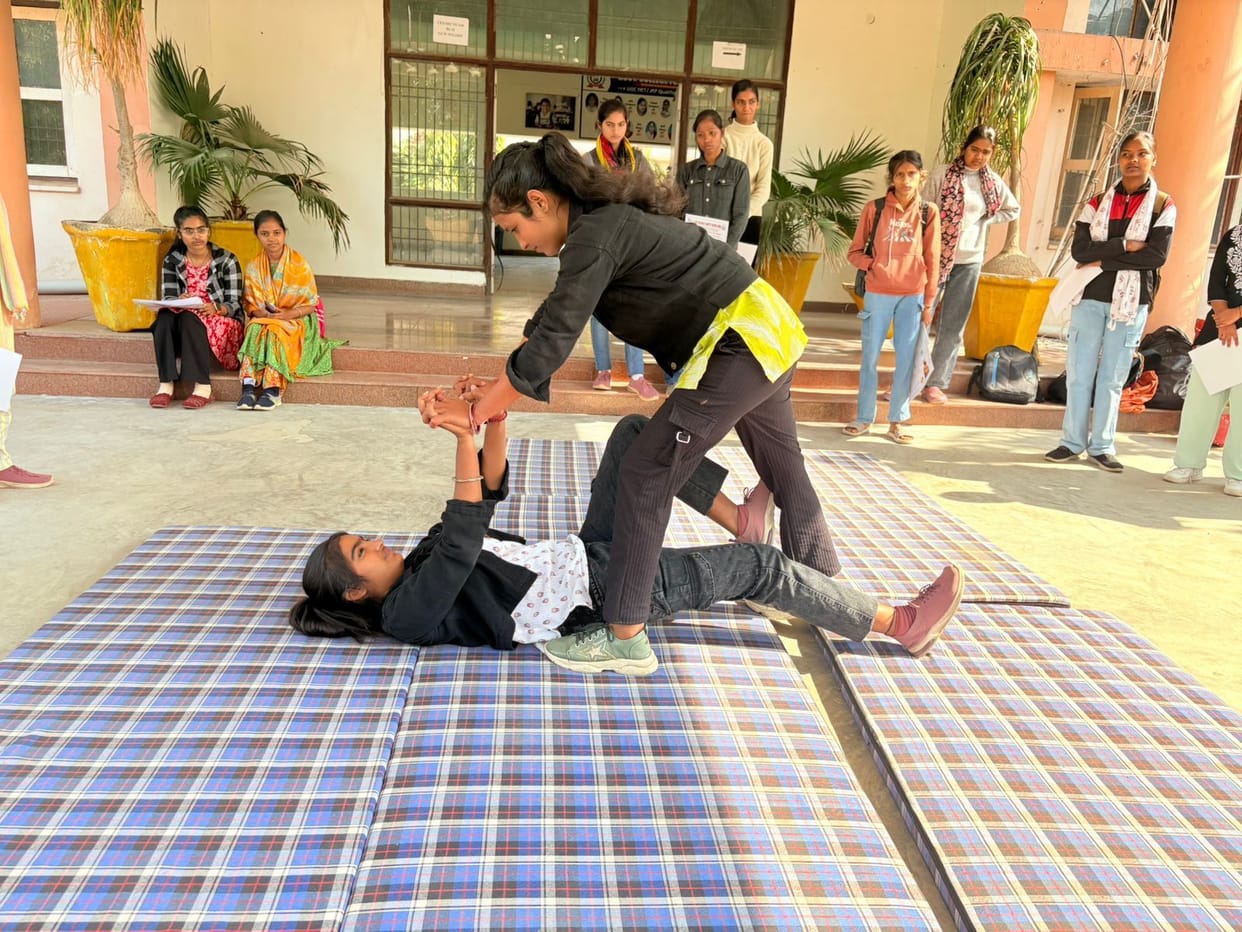 Self-defense camp concludes in college