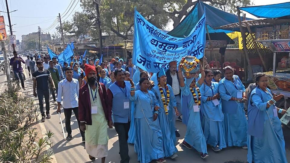 Jal Saheliyans set out to raise awareness about making Yamuna clean.