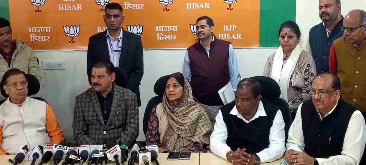 Rahul Gandhi raises questions in the House but does not have the ability to listen to the answers: DubeyRahul Gandhi raises questions in the House but does not have the ability to listen to the answers: Dubey