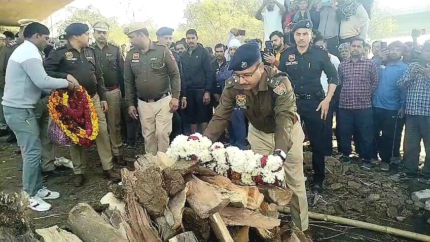 The inspector who sacrificed his life in the line of duty was given a final farewell with state honors.
