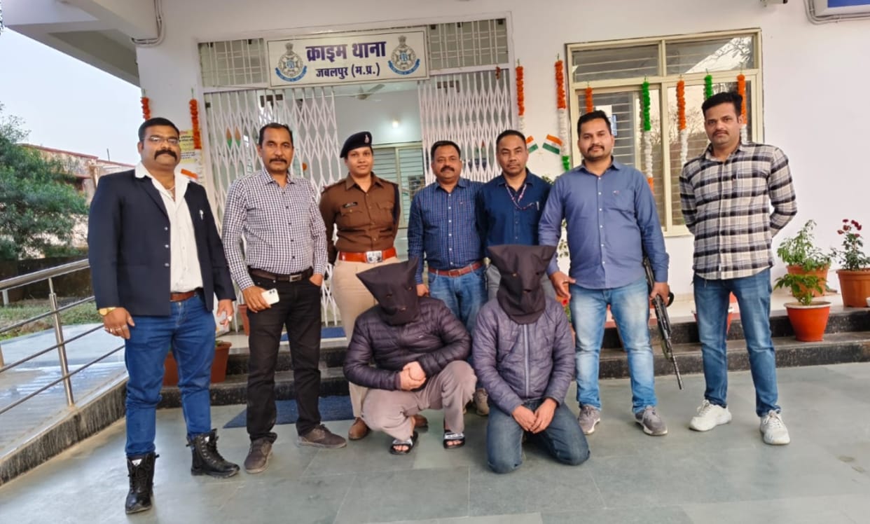 Two youths arrested from Jammu and Kashmir and Uttar Pradesh for cheating people by promising them