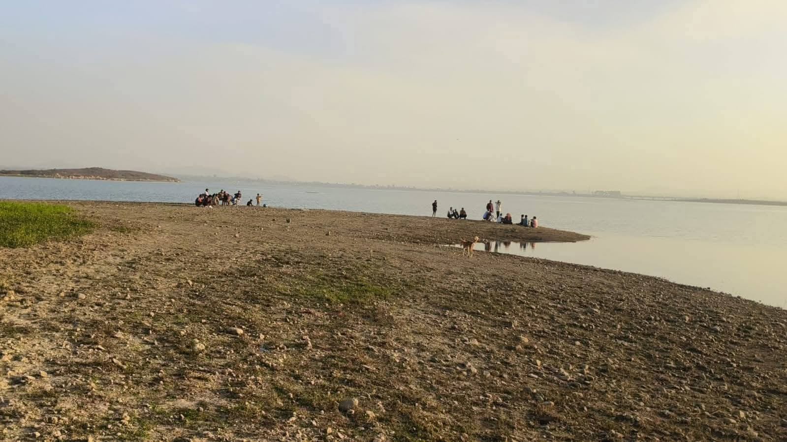 जलाशय में डूबा युवक।