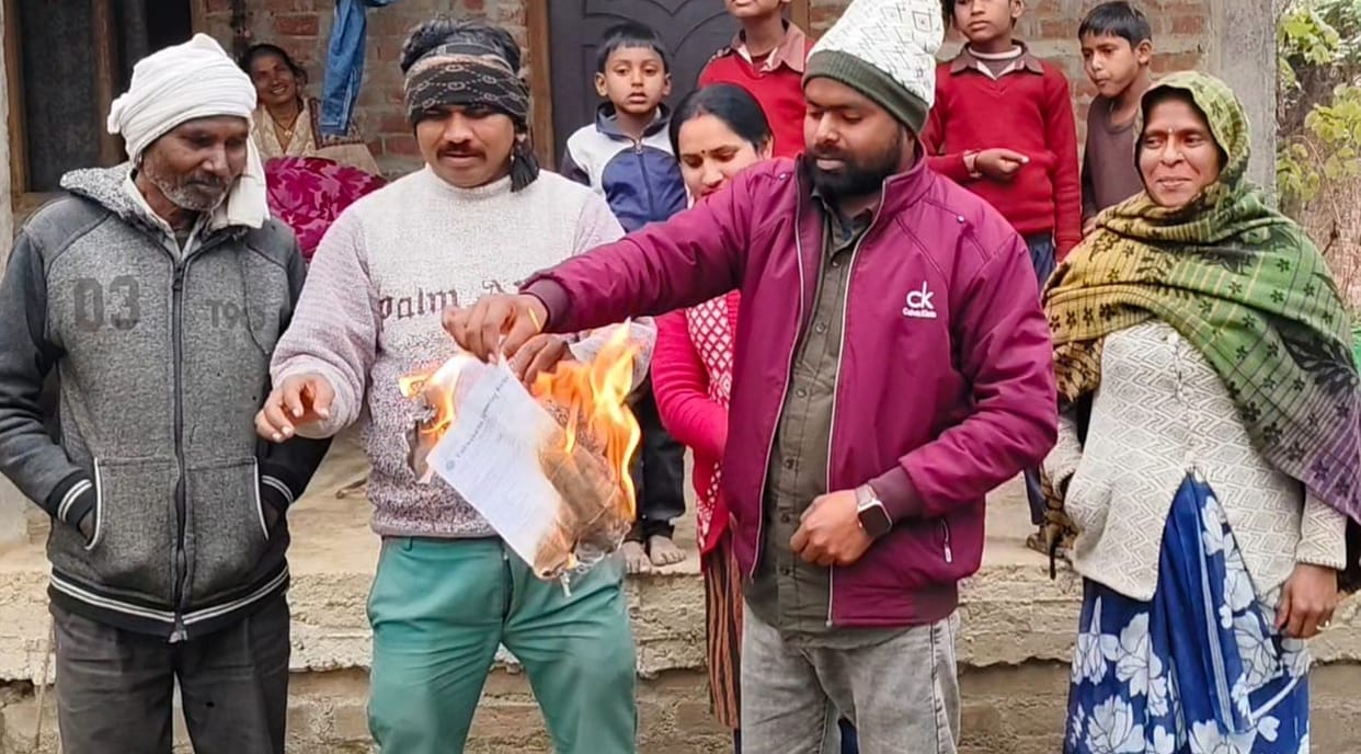 Farmers burnt copies of the budget.