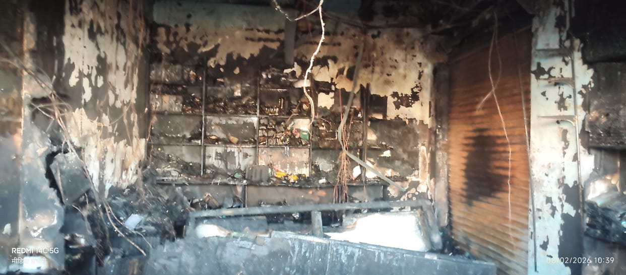 Fire breaks out in mobile shop, goods burnt