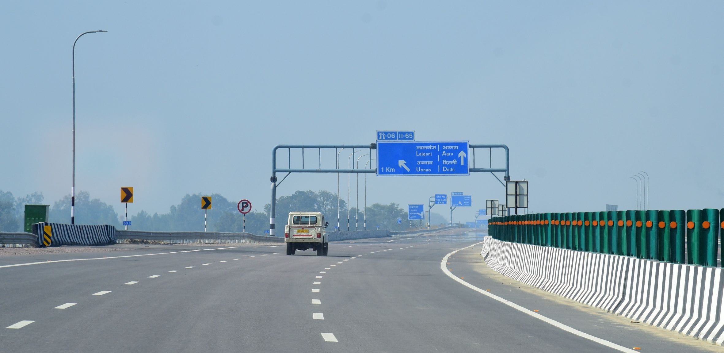 लखनऊ-कानपुर एक्सप्रेसवे।