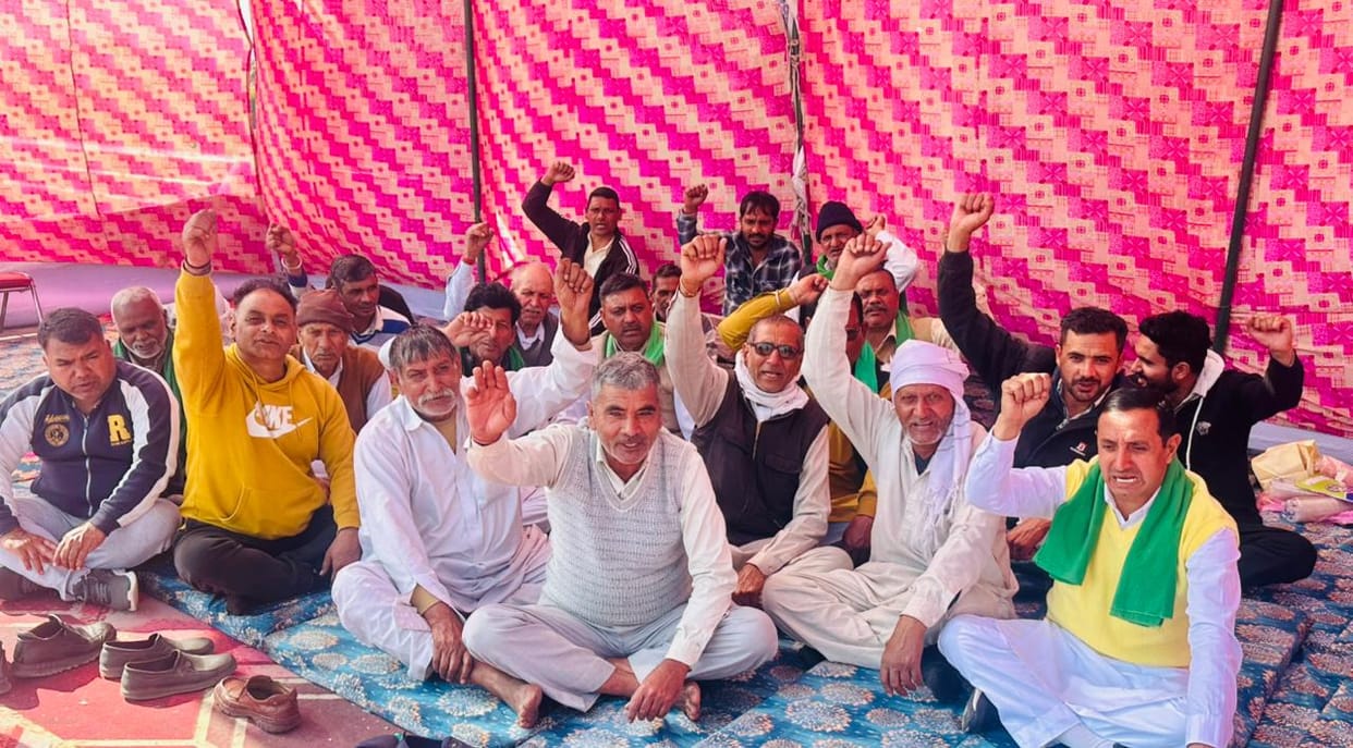 Protest continues on Ring Road demanding service lane
