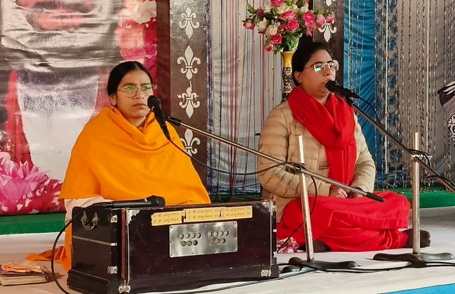 In the spiritual gathering, devotees were told about the importance of spiritual practice