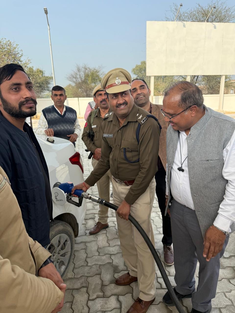 prisoners start work on petrol pump