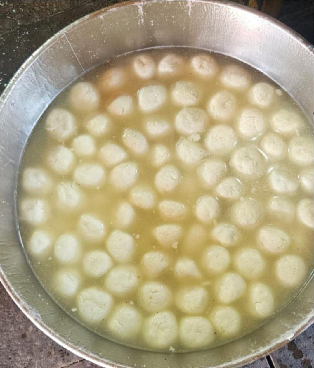 Demand for Rasgullas of Saidpur from Lucknow to Gorakhpur