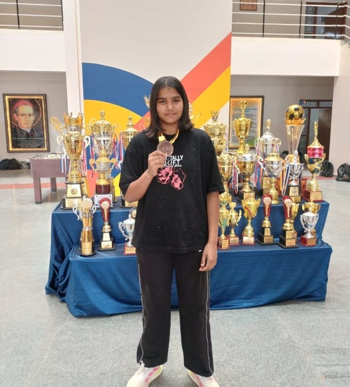 Three boxers from the district won silver and bronze medals.