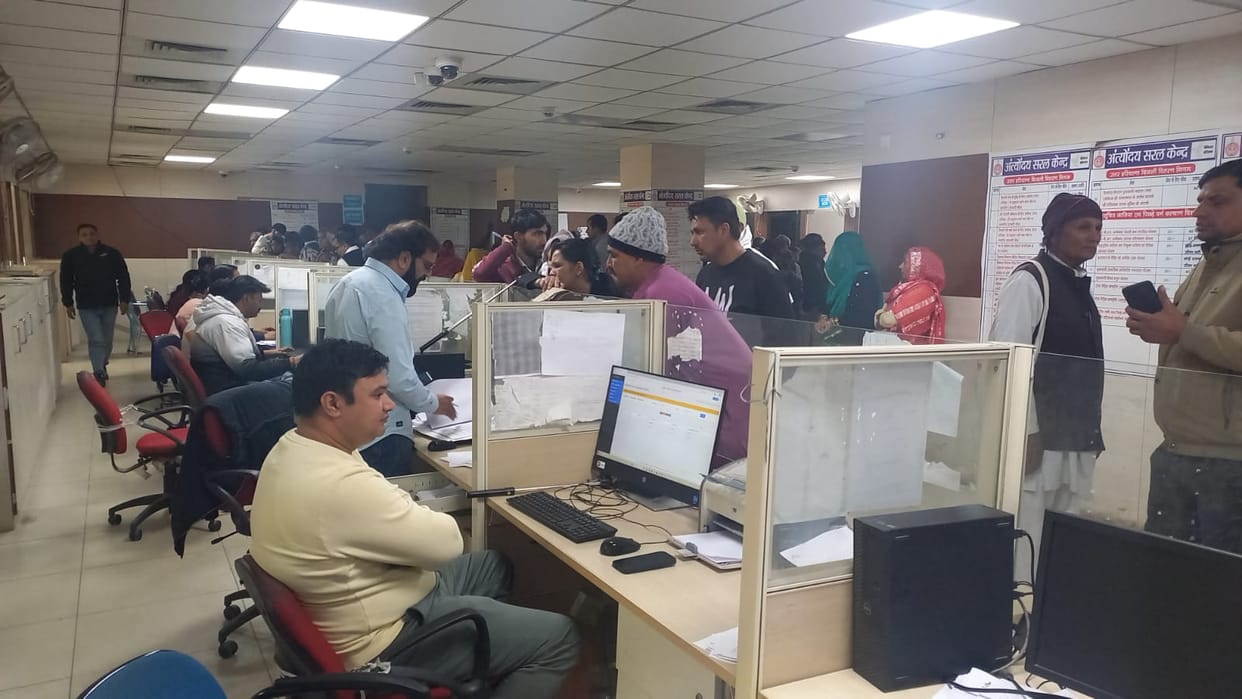 Due to the strike, only one registration took place in the afternoon.