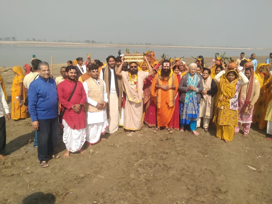 Bhagwat Katha begins with Saryu Pujan and Chunari Festival