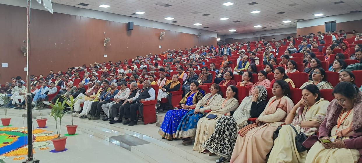 The World Hindu Federation handed over a letter to the SP.