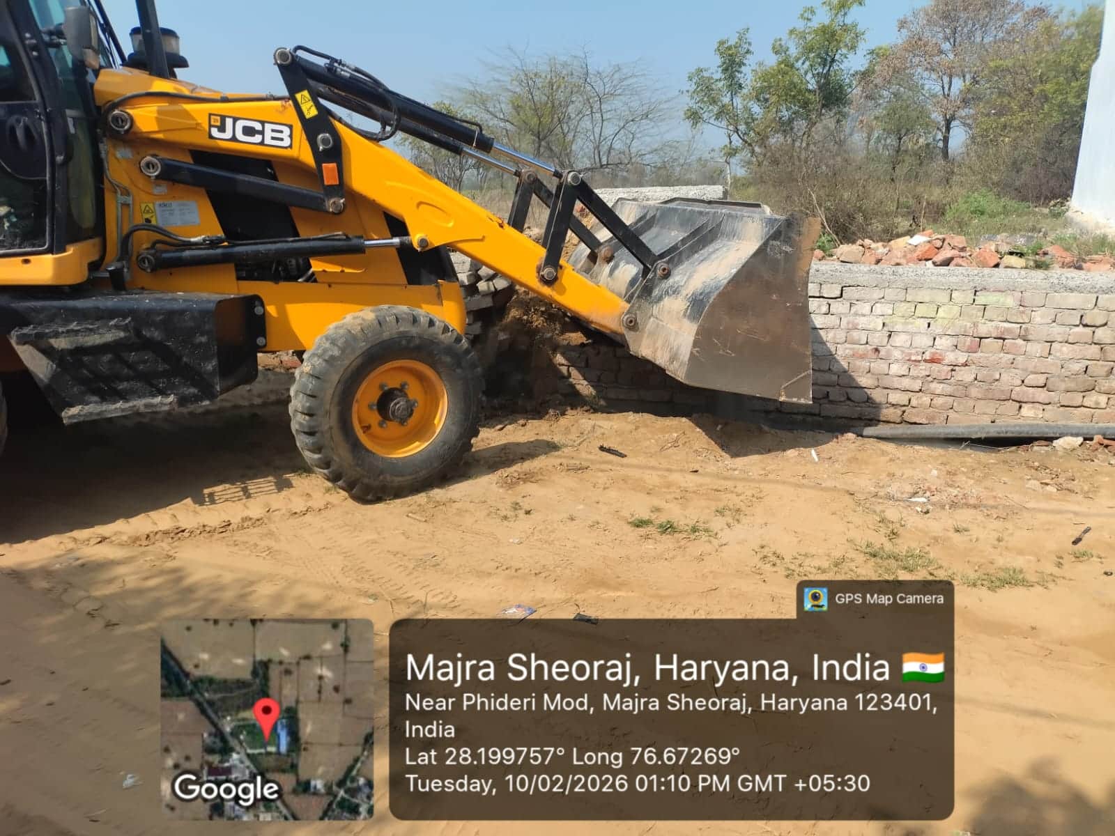 अवैध निर्माण पर चला बुलडोजर। स्रोत : विभाग