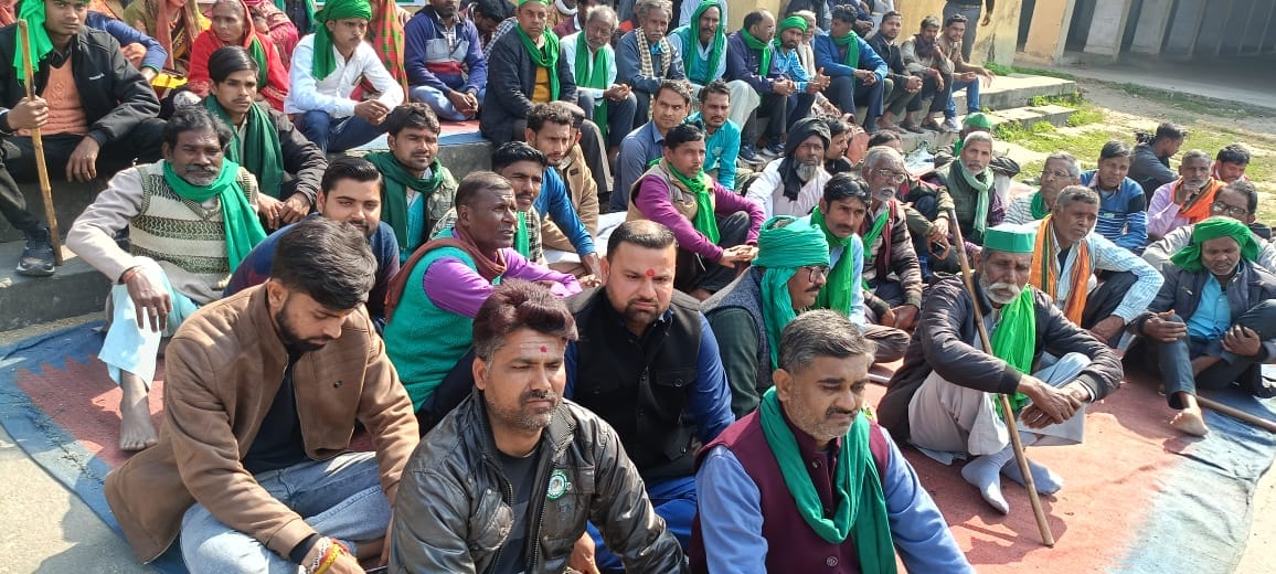 Demonstration alleging corruption in District Women's Hospital