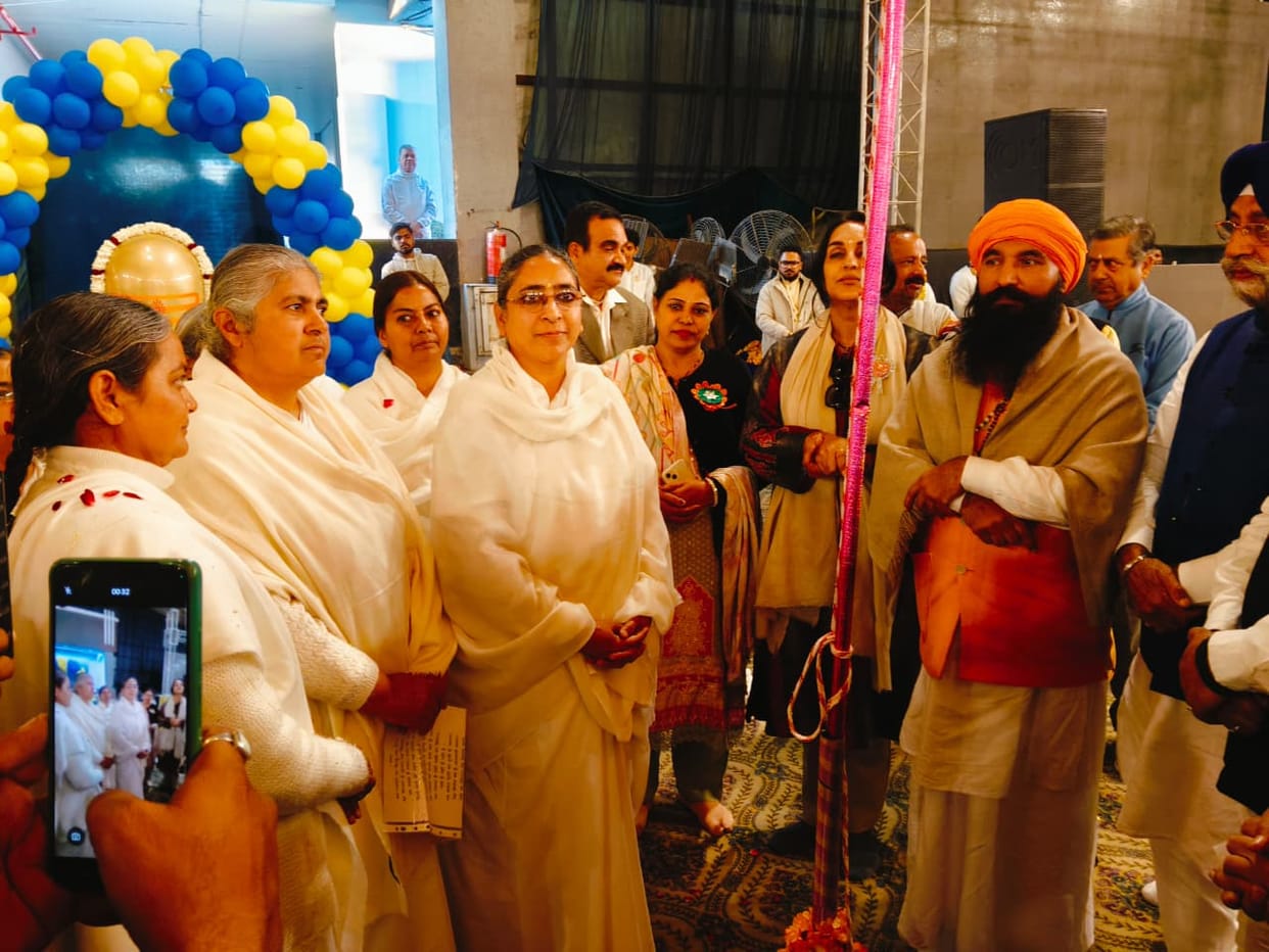 Meaning of Rajyoga is the union of the soul with God: Swami Rajeshwaranand.