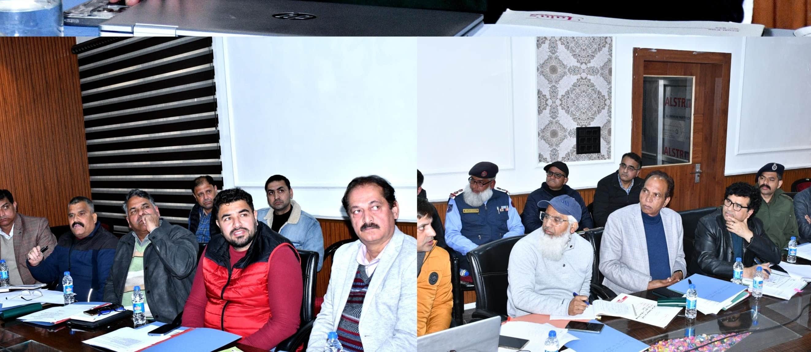 डीसी राजोेरी ने सड़क सुरक्षा उपायों की समीक्षा की, व्यापक ऑडिट और बेहतर प्रवर्तन का आह्वान किया