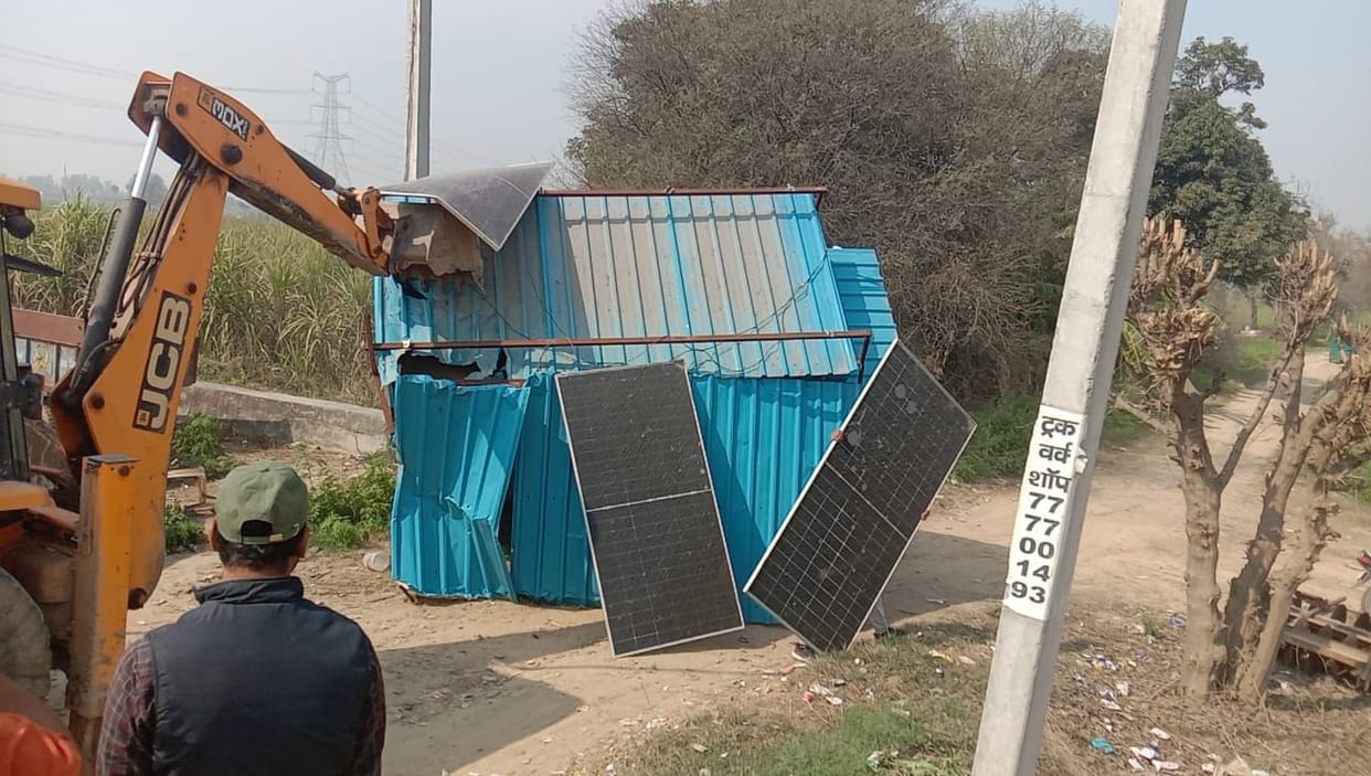 Bulldozers were used to demolish illegal eateries and kiosks near KMP.
