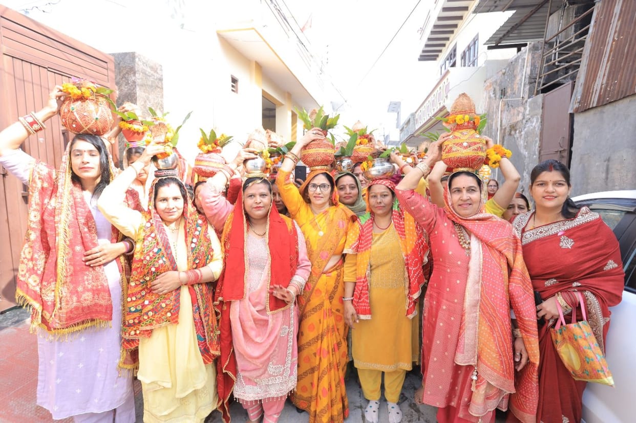 Kalash Yatra taken out on the occasion of idol consecration