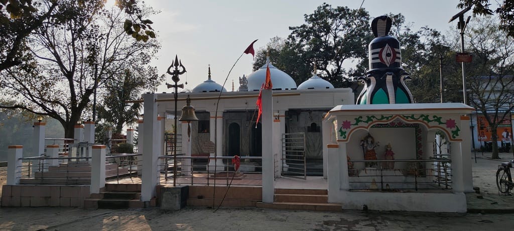 Barah Duvariya Shiva Temple decorated before Mahashivratri