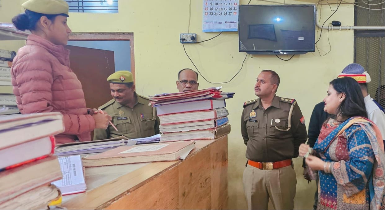 Emphasis was placed on the quality of women's help desk and complaint redressal