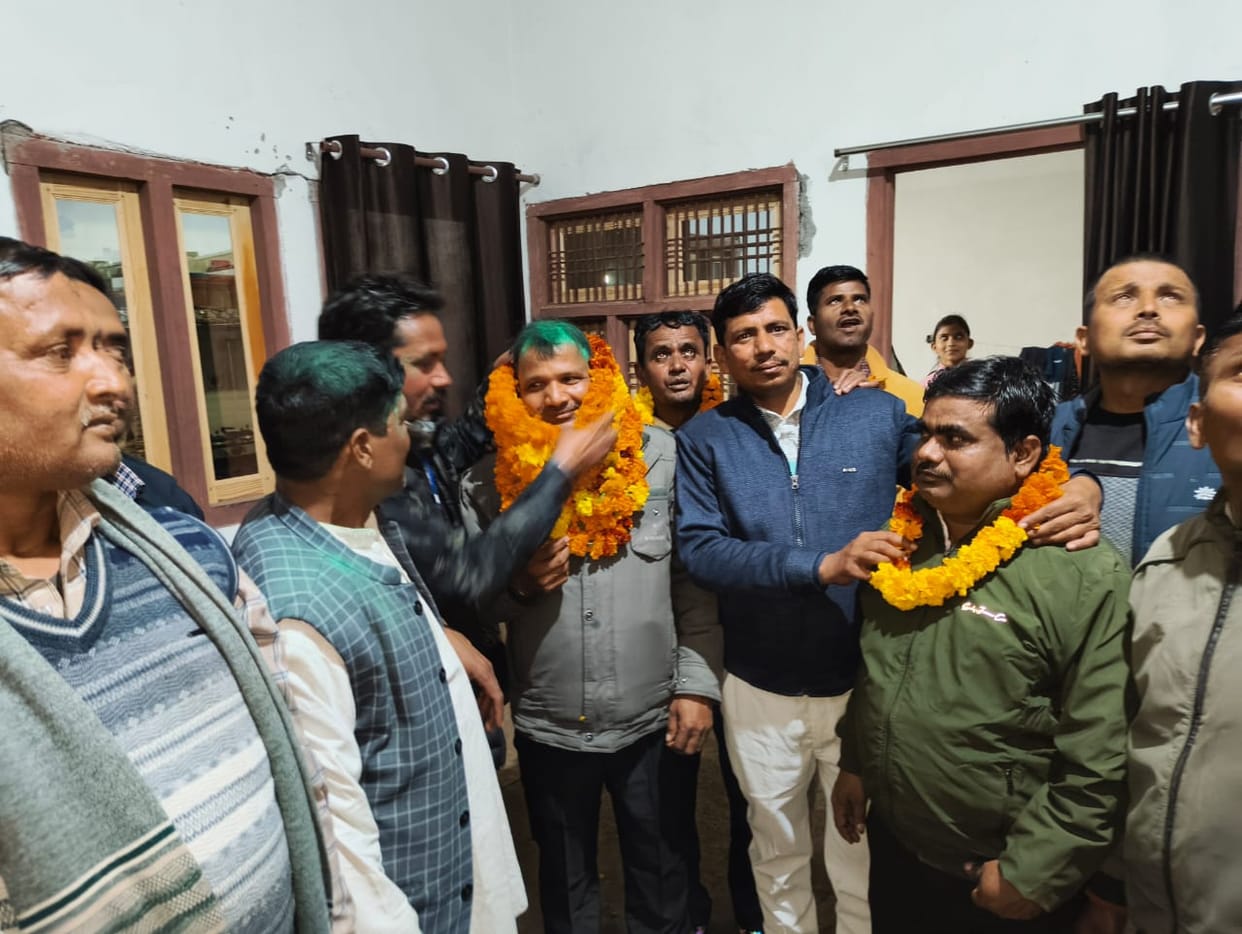Virendra Kumar became the district president of the Safai Karamchari Sangh, winning the election by 14 votes