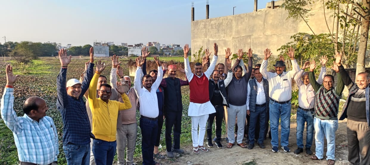 Councillor leads protest to get drain constructed