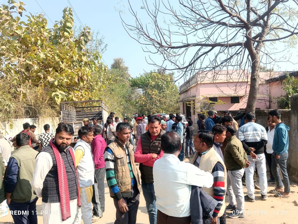 A motorcycle in Basti, a dead body in Ayodhya...the circumstances raise questions.