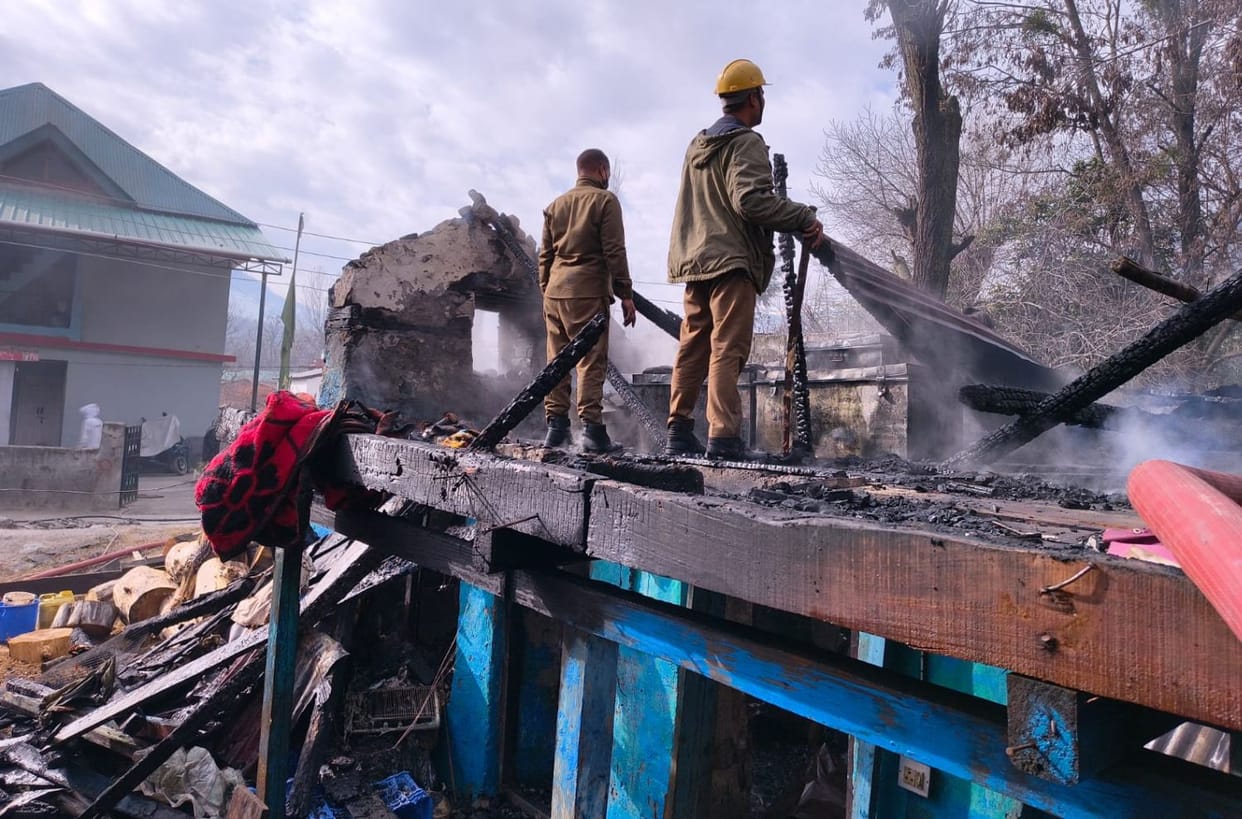 Fire breaks out in a residential house in 14 Mile