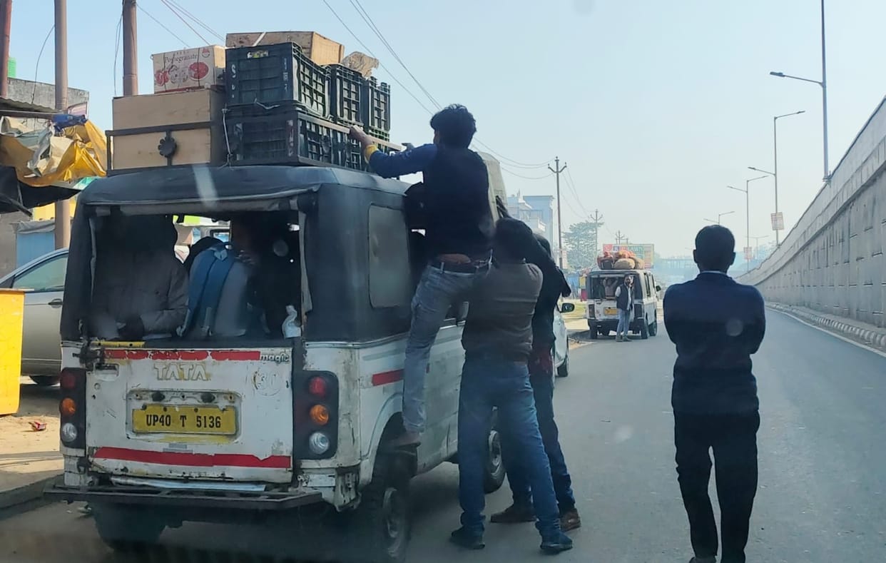 Jams, accidents and chaos... illegal taxi stand has become a headache for the city