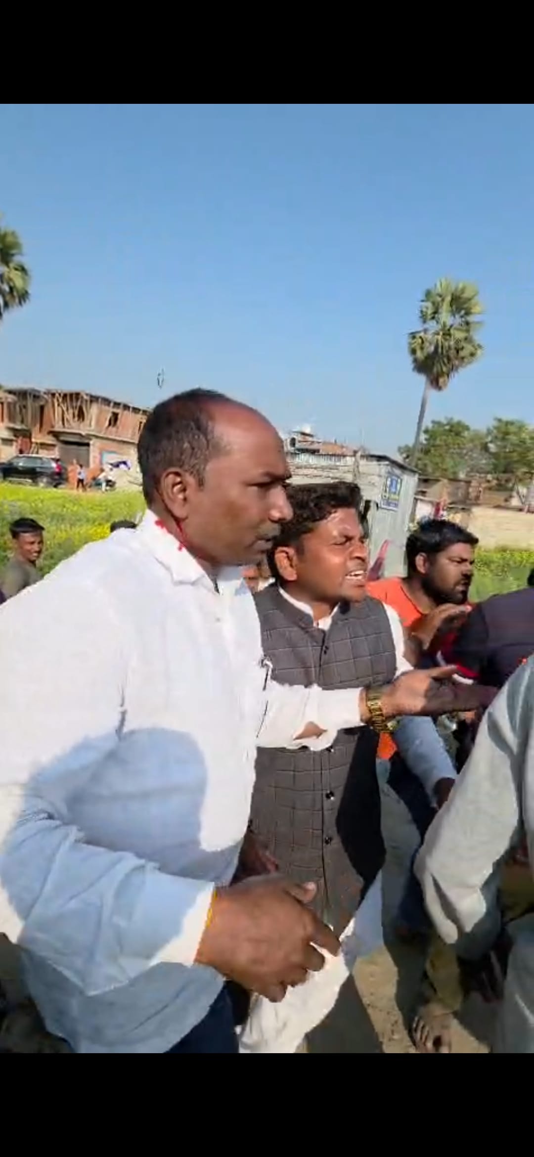 Fight over clearing traffic jam for convoy, FIR registered