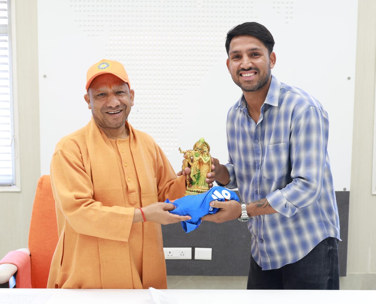 Dhruv Jurail met the CM, the MLA raised the demand for an international stadium