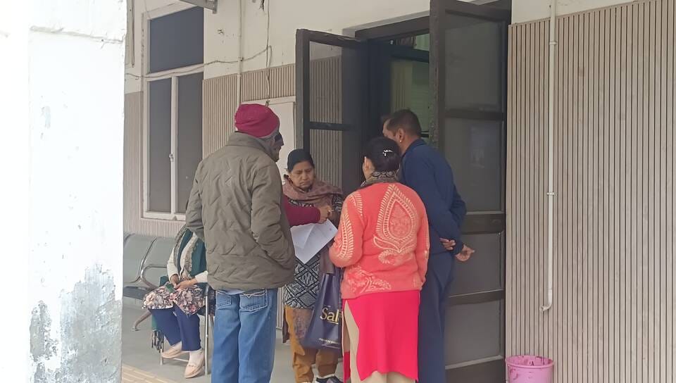 People are wandering due to cut in BPL ration, annual income in PPP is becoming a hindrance