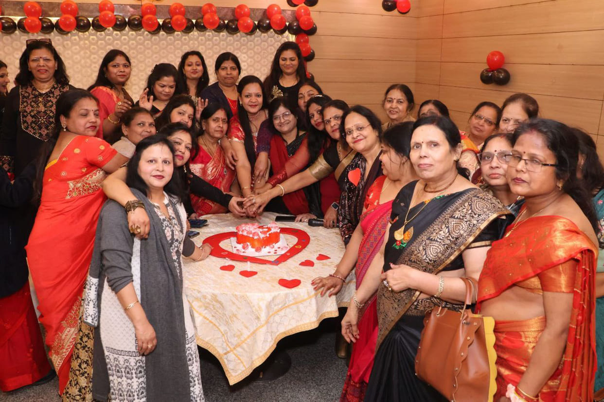 Women celebrated Valentine's Day with enthusiasm.