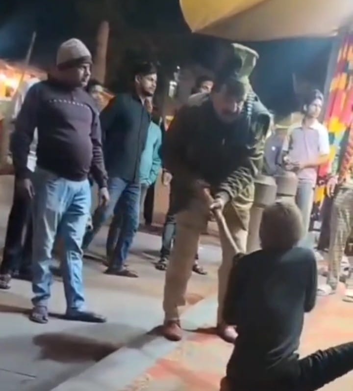 Disabled man beaten up in Vindhyachal temple, sub-inspector on line duty