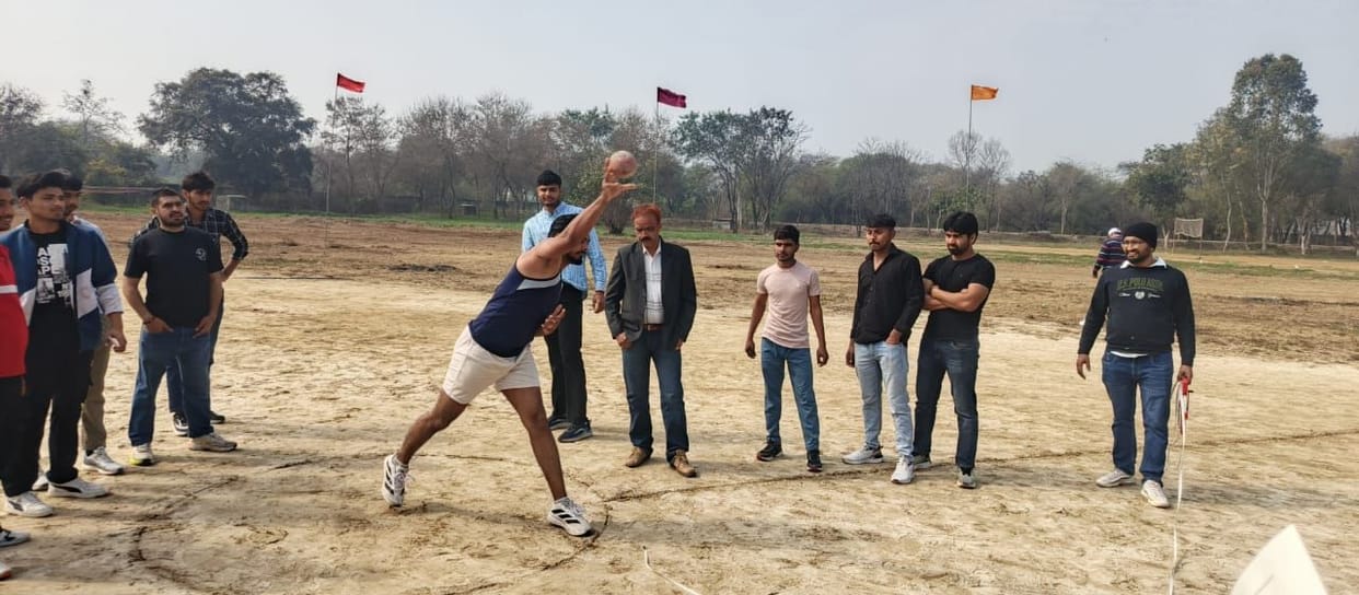 Sanjana tops in women's discus throw