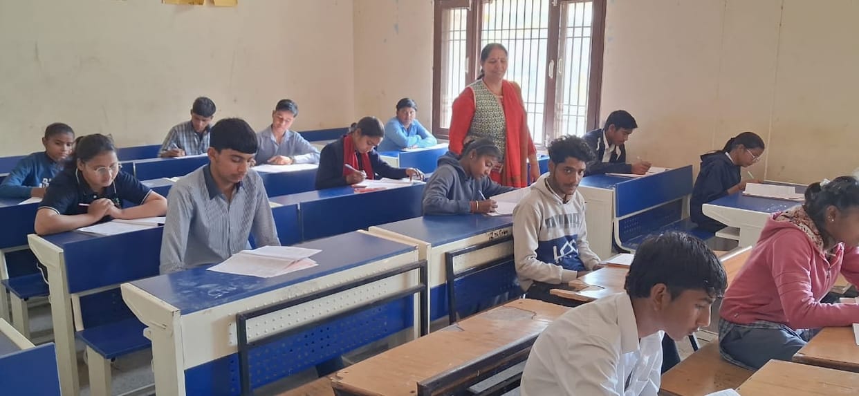 Out of 1486, 972 appeared for the Super-100 exam, 514 were absent.