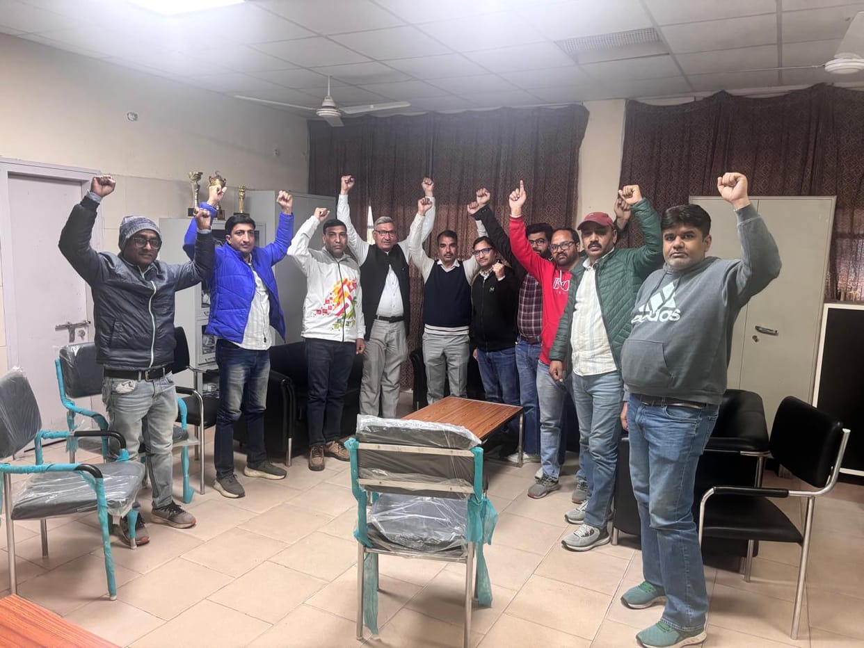 Government silent on the demands of the employees: Jaiveer Mor