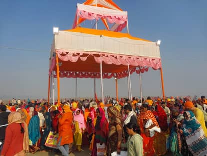 Devotees from Thailand and Cambodia enjoyed the Sundar Kand